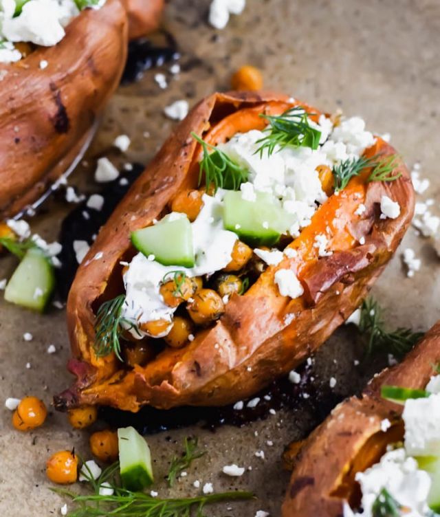 There are few vegetables I love more than a sweet potato - especially a delicious, caramelized tater loaded with toppings 😍🍠 check out the blog post for the full recipe and all the helpful tips and tricks on the way to make the best sweet potaterrrrr
.
https://apaigeofpositivity.com/baked-sweet-potatoes-recipe/