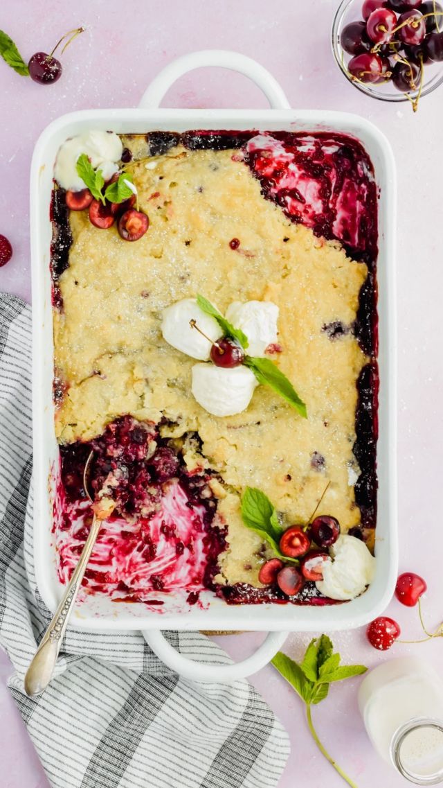 Cherry 🤝🏽 Blueberry Cobbler 🫐😍🍒 an epic summer treat that is perfect for those fresh quarts of blueberries and cherries. I love the biscuit topping paired with the sugary fruit combination. Ya gotta check it out.
.
https://apaigeofpositivity.com/cherry-blueberry-cobbler/
#cherry #blueberry #cobbler #fruitcobbler #whipcream #summerrecipe #reelitfeelit
