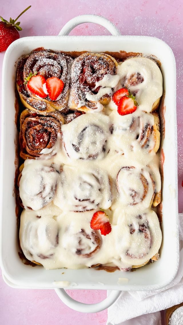 STRAWBERRY CINNAMON ROLLS 🍓🤍😍 oh my gosh these are freaking incredible. 
Homemade Cinnamon Rolls are a real treat, but fill them with strawberries and top with a cream cheese frosting, and now we’re really talking. BRB gotta go make these 💃🏻

.
https://apaigeofpositivity.com/strawberry-cinnamon-rolls/
#strawberry #cinnamonrolls #summerdessert #food52 #dessert #brunchrecipe #reelitfeelit #fyp